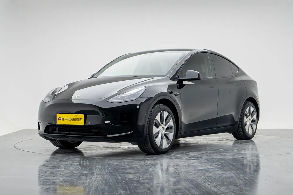 Tesla Model Y, 2022