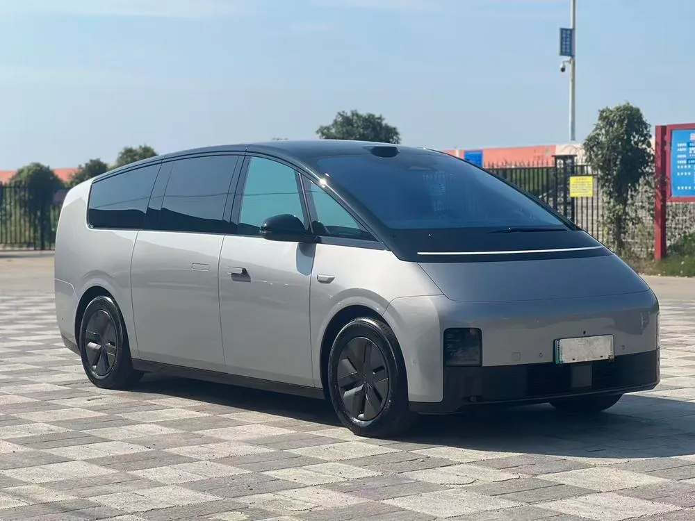 Li Auto MEGA, 2025