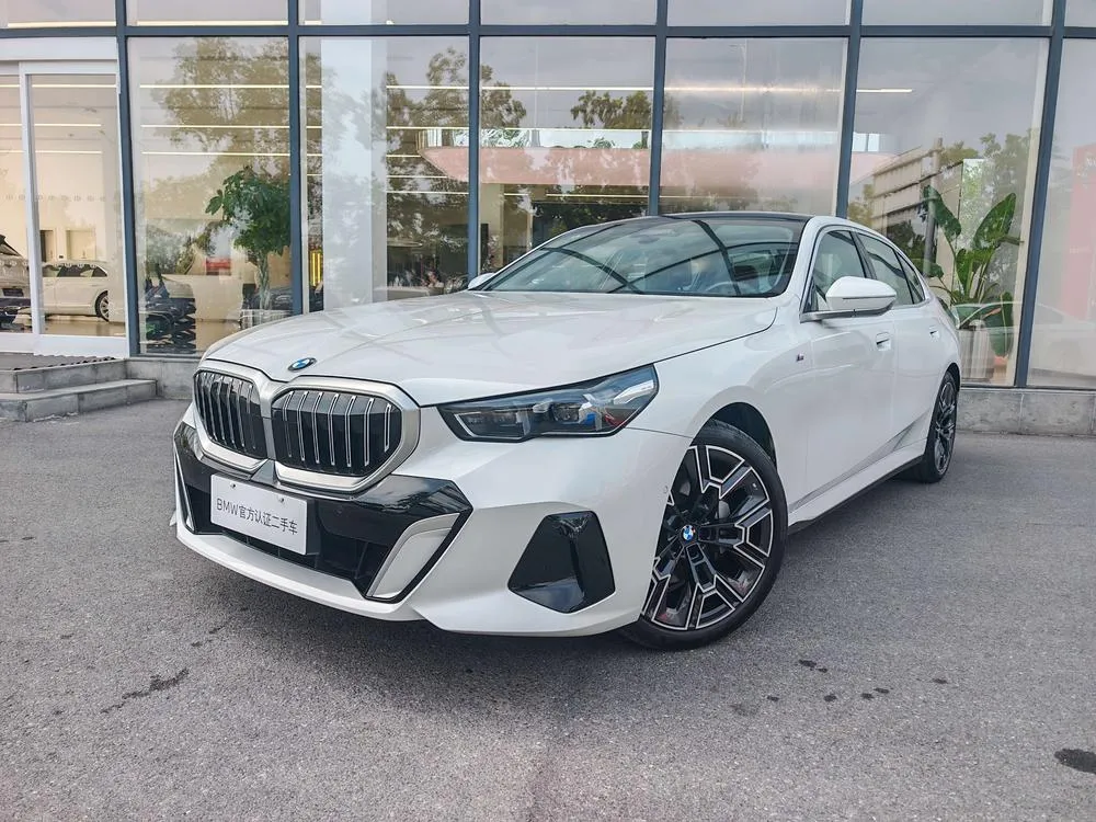 BMW 5-Series, 2025