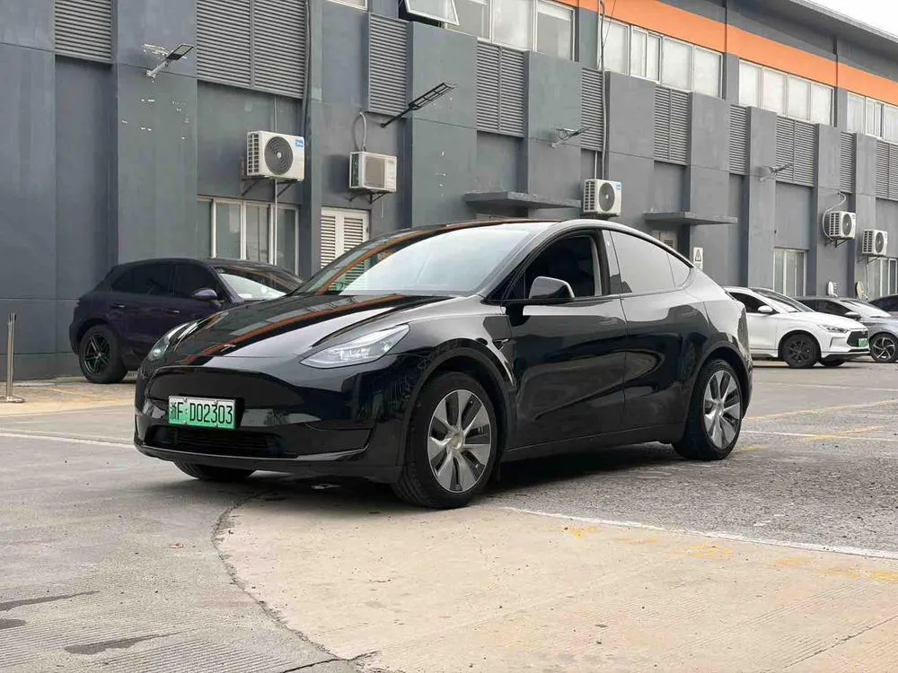 Tesla Model Y, 2022