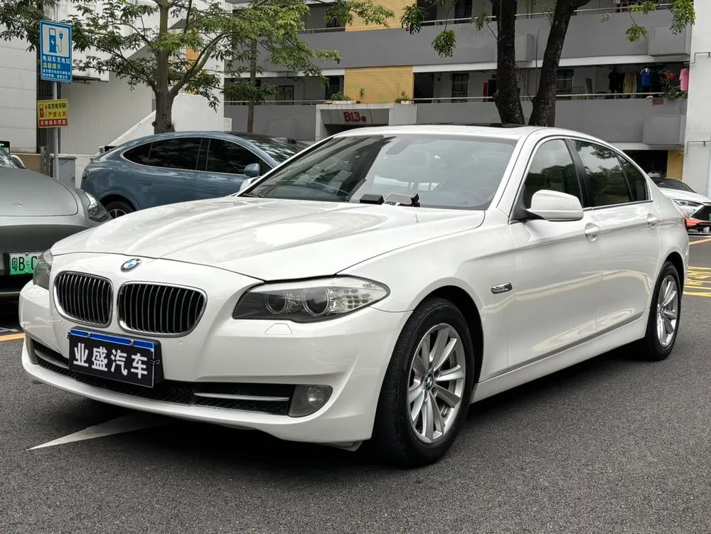 BMW 5-Series 523Li Leading Version, 2011 — фото 1
