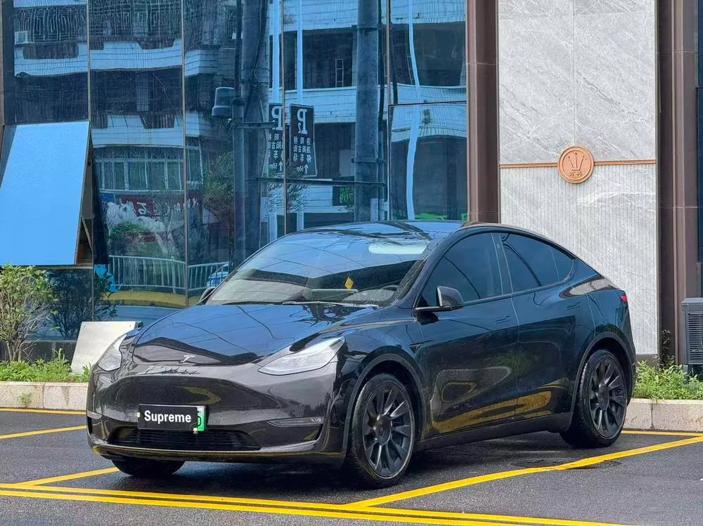 Tesla Model Y, 2021
