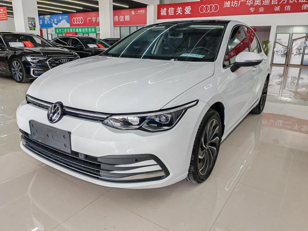 Volkswagen Golf, 2023