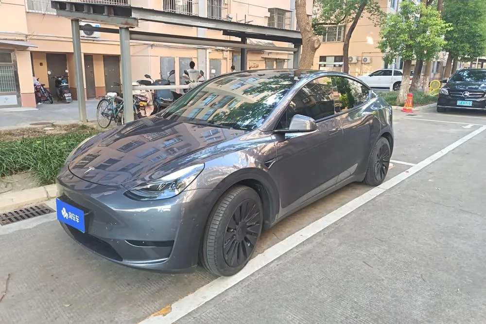 Tesla Model Y, 2022
