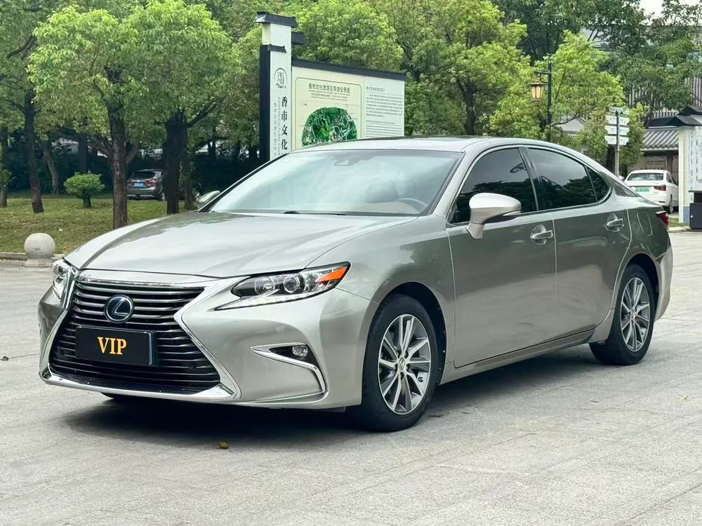 Lexus ES, 2015