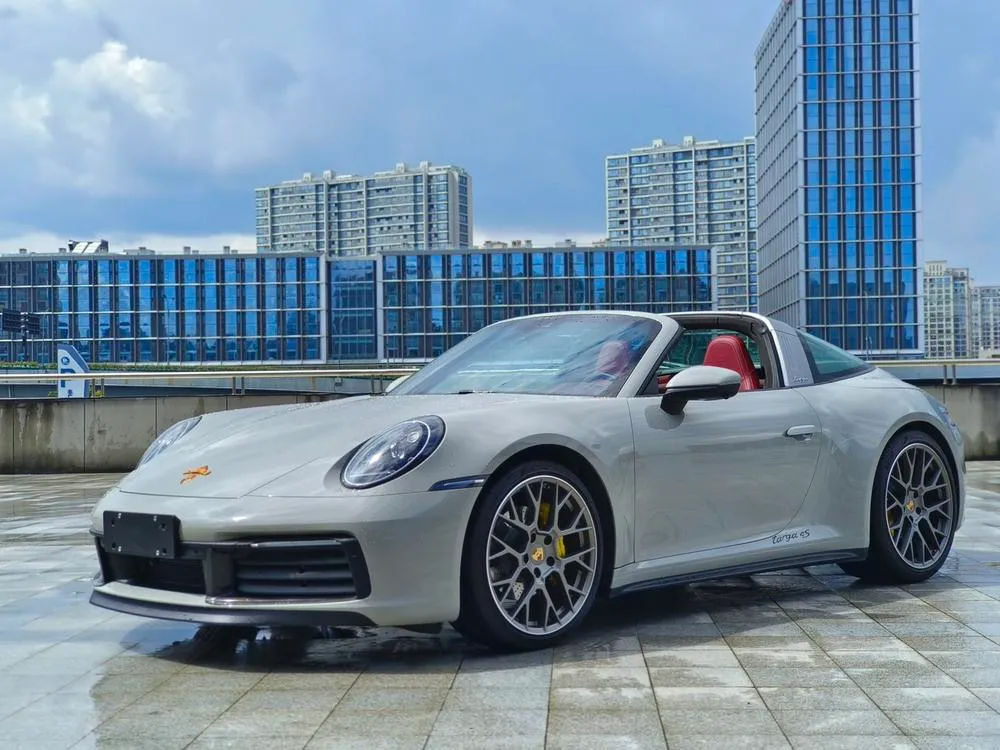 Porsche 911, 2023