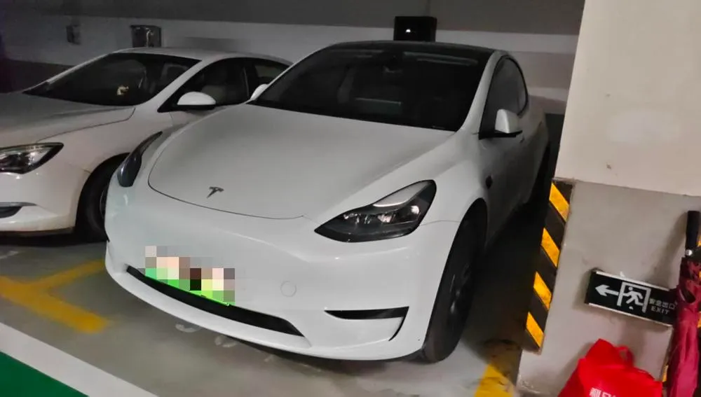Tesla Model Y, 2024