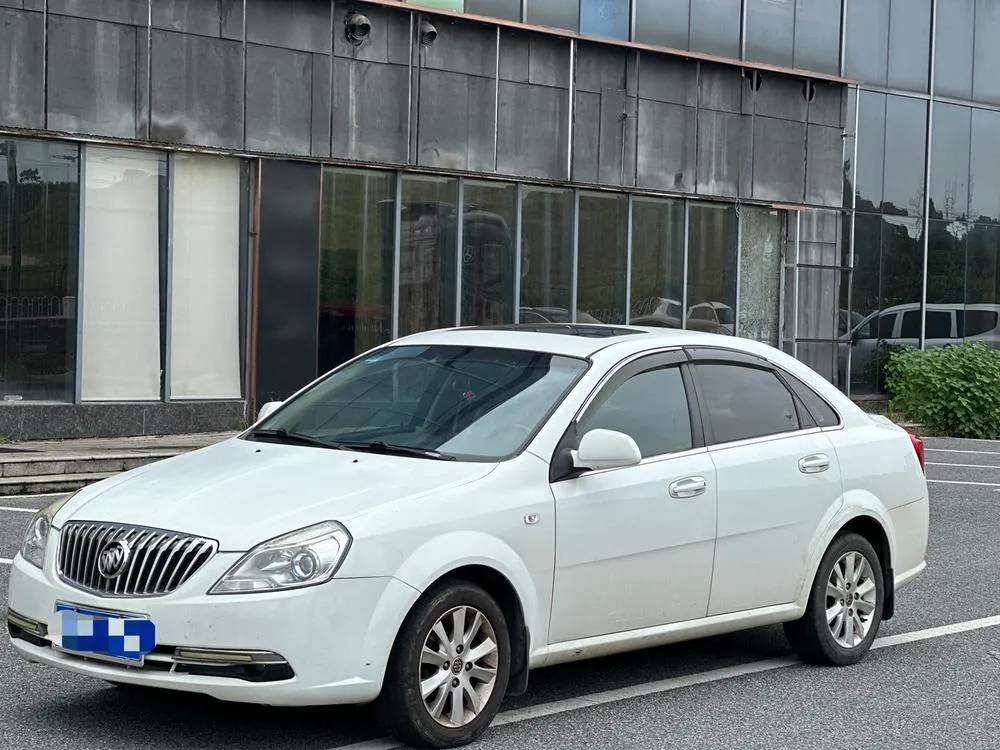 Buick Excelle, 2013