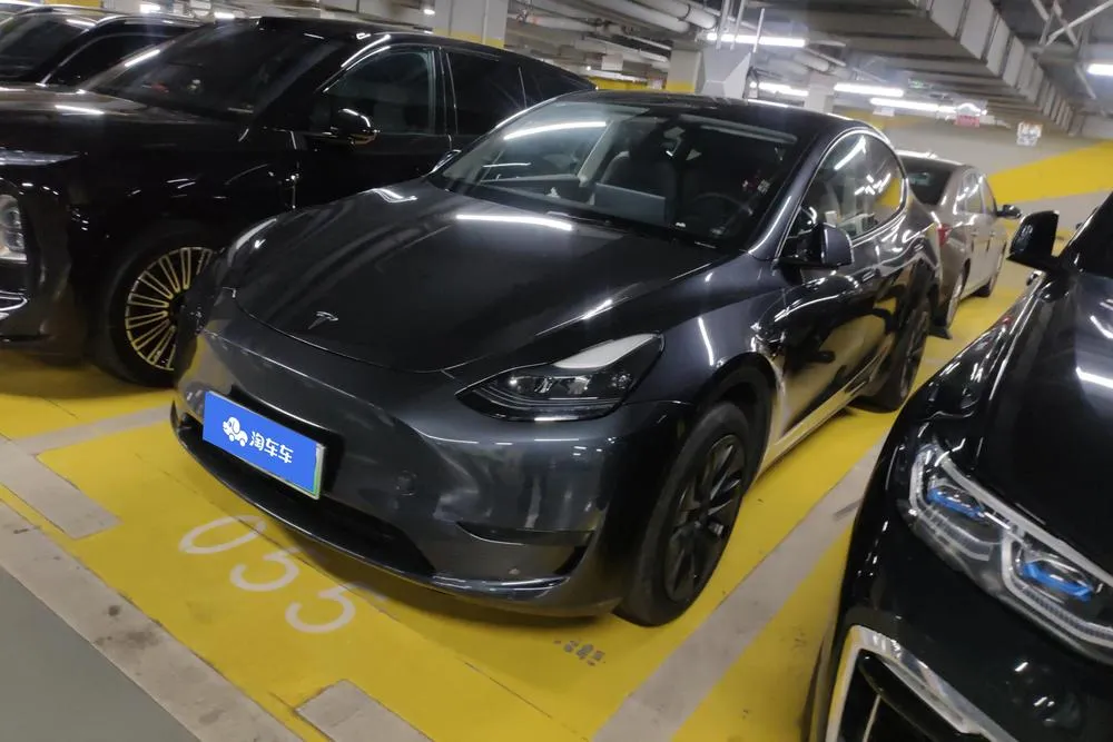 Tesla Model Y, 2024