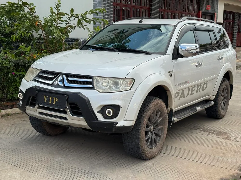 Mitsubishi Pajero Sport, 2013