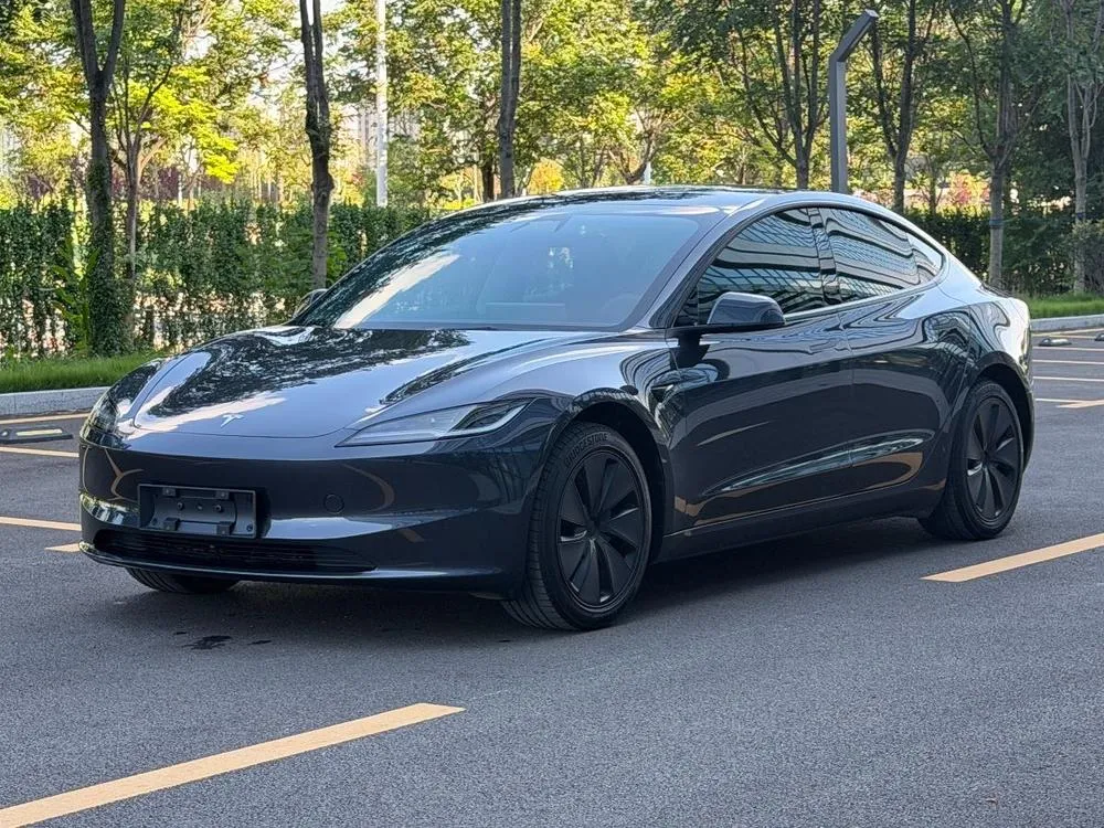 Tesla Model 3, 2025