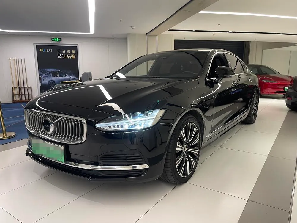 Volvo S90 PHEV, 2022