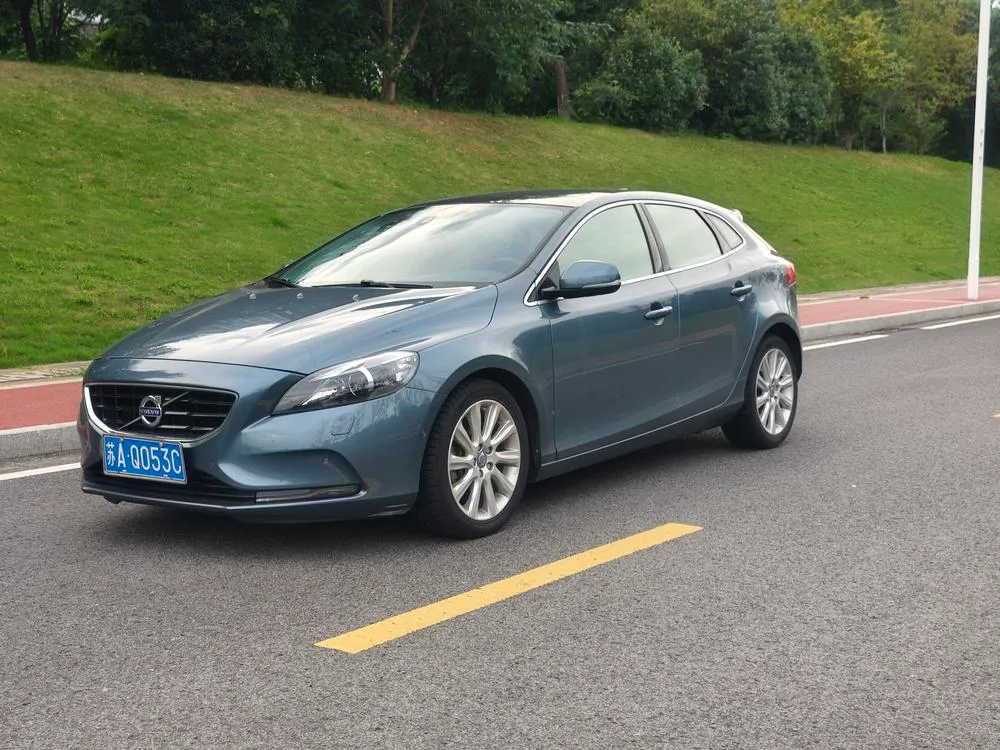 Volvo V40, 2014