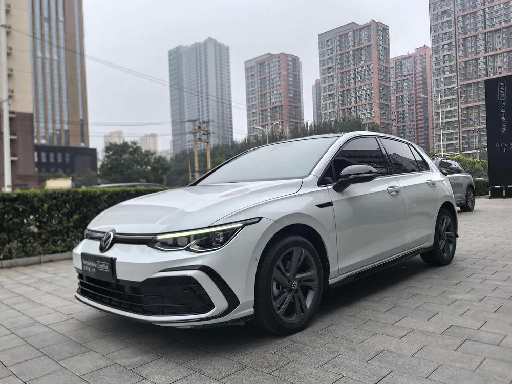 Volkswagen Golf, 2023