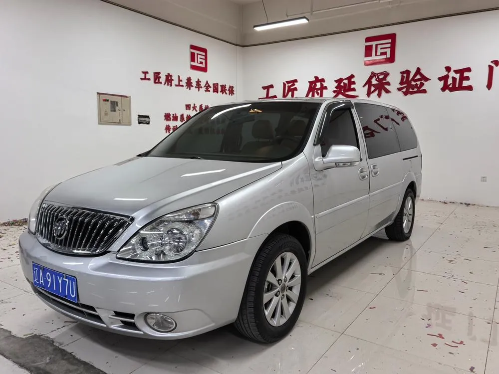 Buick GL8, 2013
