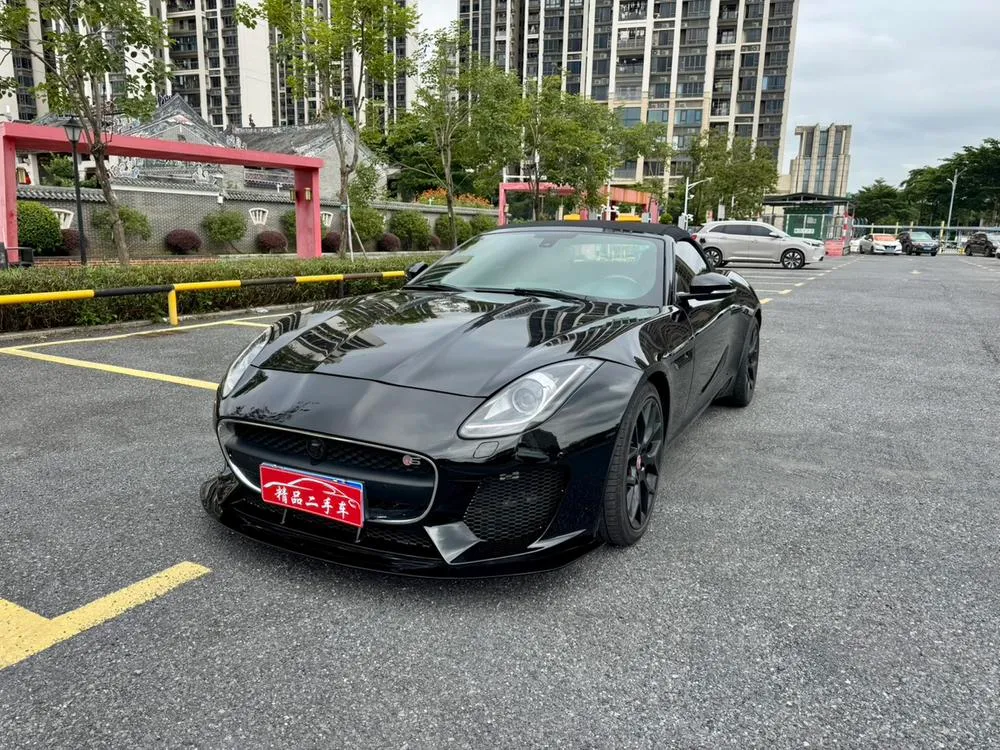 Jaguar F-TYPE, 2013