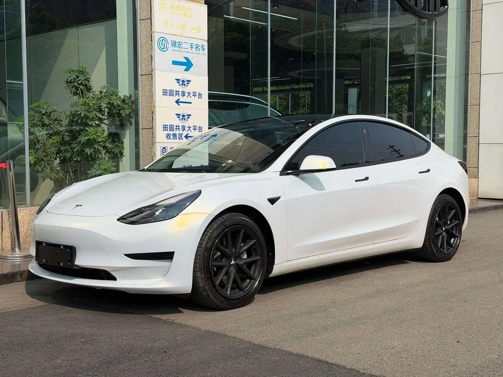 Tesla Model 3, 2022