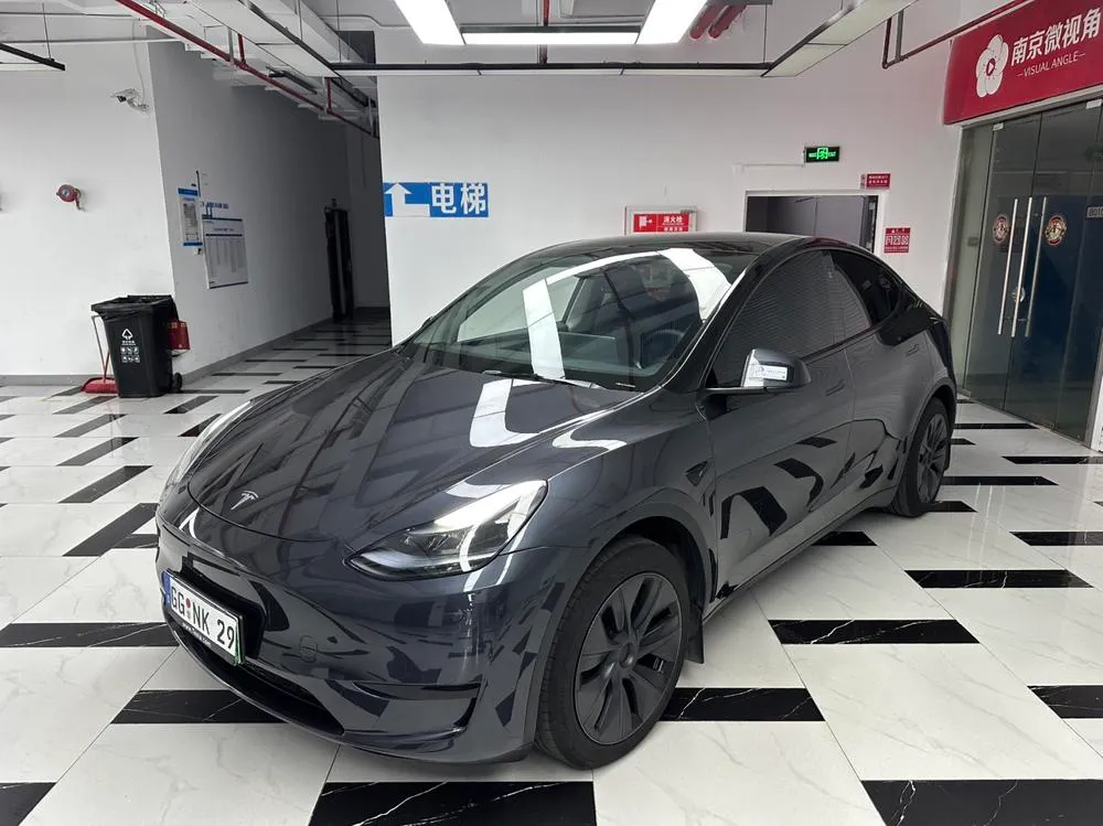 Tesla Model Y, 2024