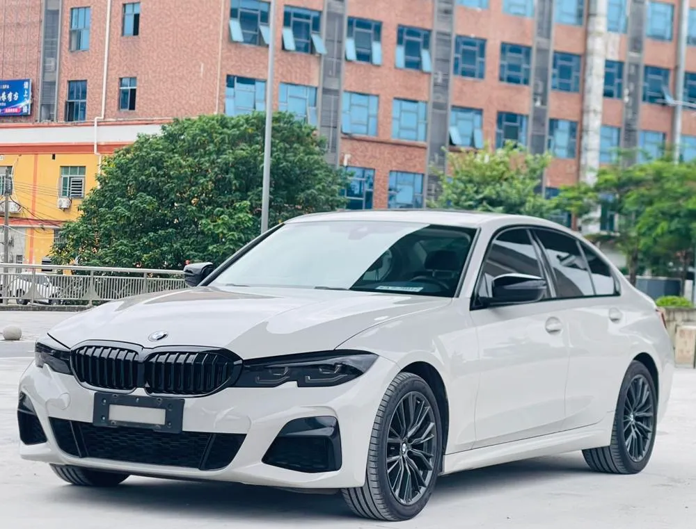 BMW 3-Series, 2022