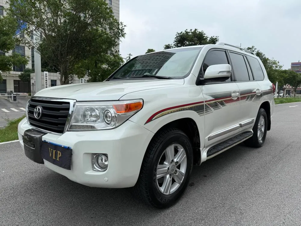 Toyota Land Cruiser (Import), 2012