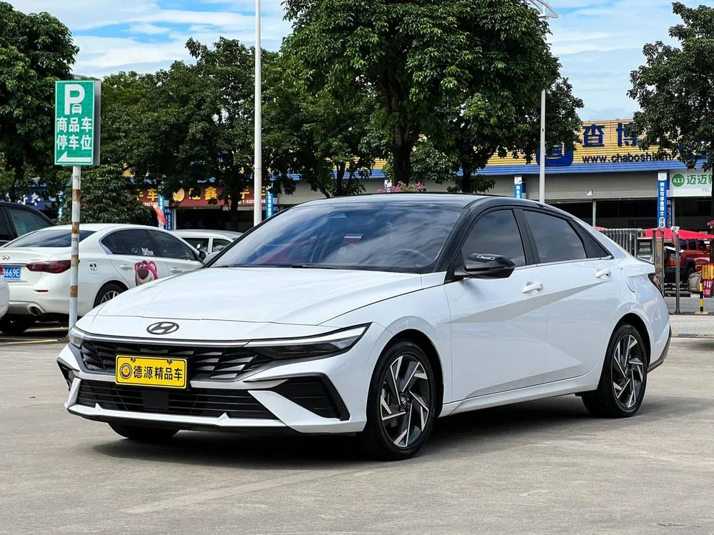 Hyundai Elantra, 2023