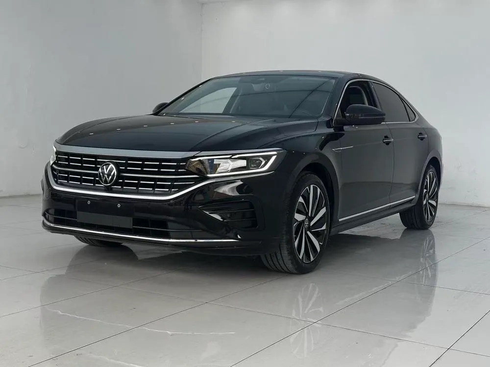 Volkswagen Passat, 2022