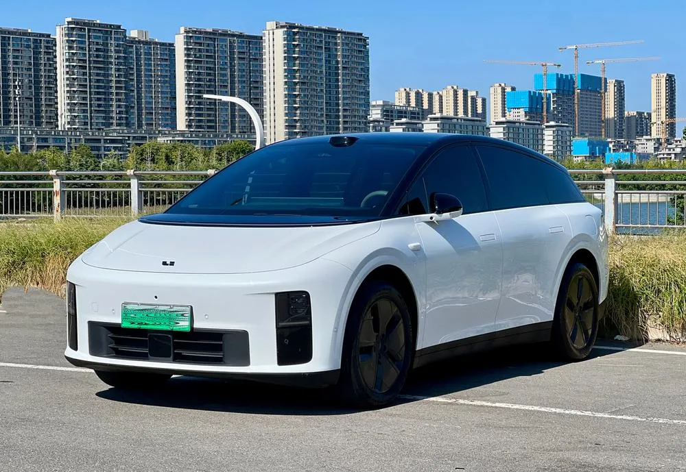 Li Auto Li i6, 2025