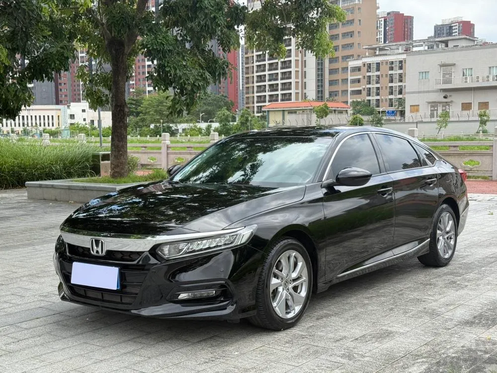 Honda Accord 260TURBO Elite Edition CN6, 2018 — фото 1