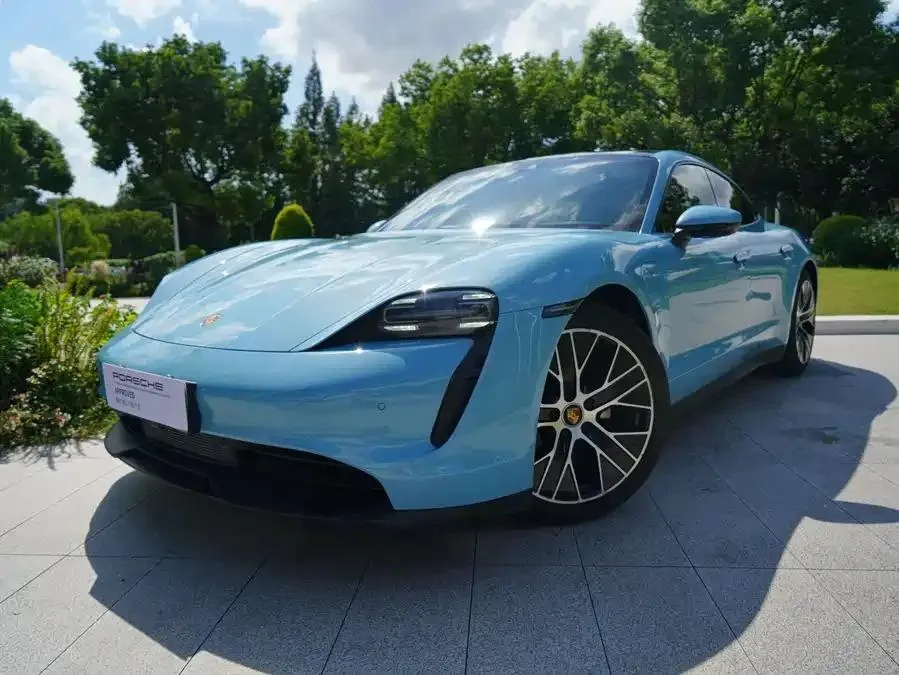 Porsche Taycan, 2020