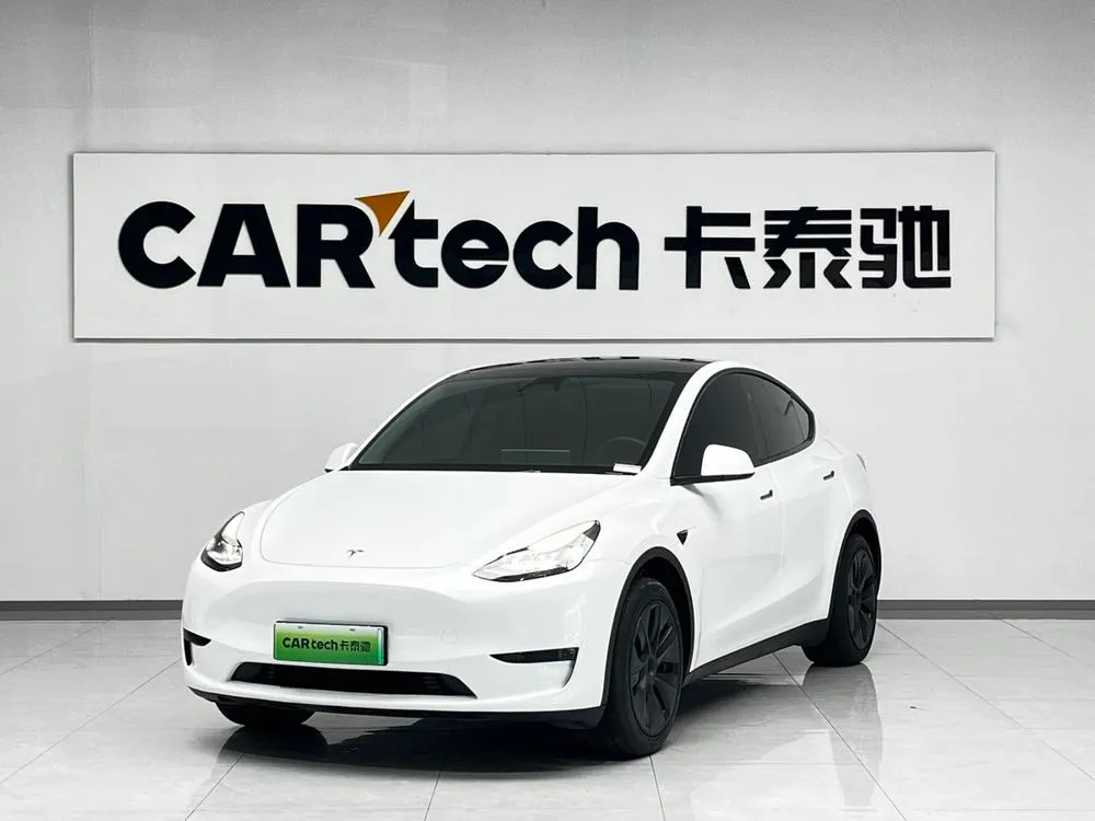 Tesla Model Y, 2024