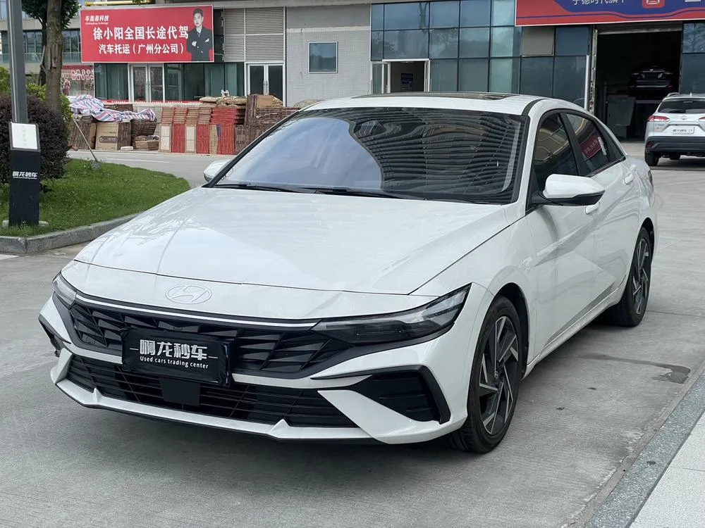 Hyundai Elantra, 2023