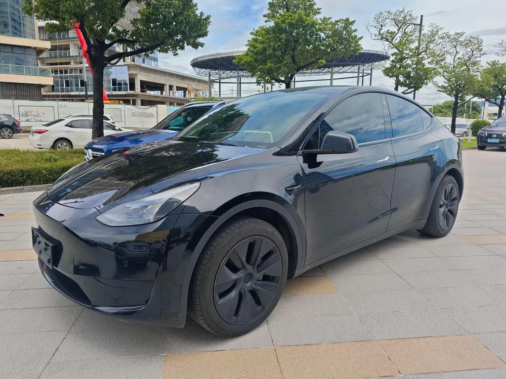 Tesla Model Y, 2023