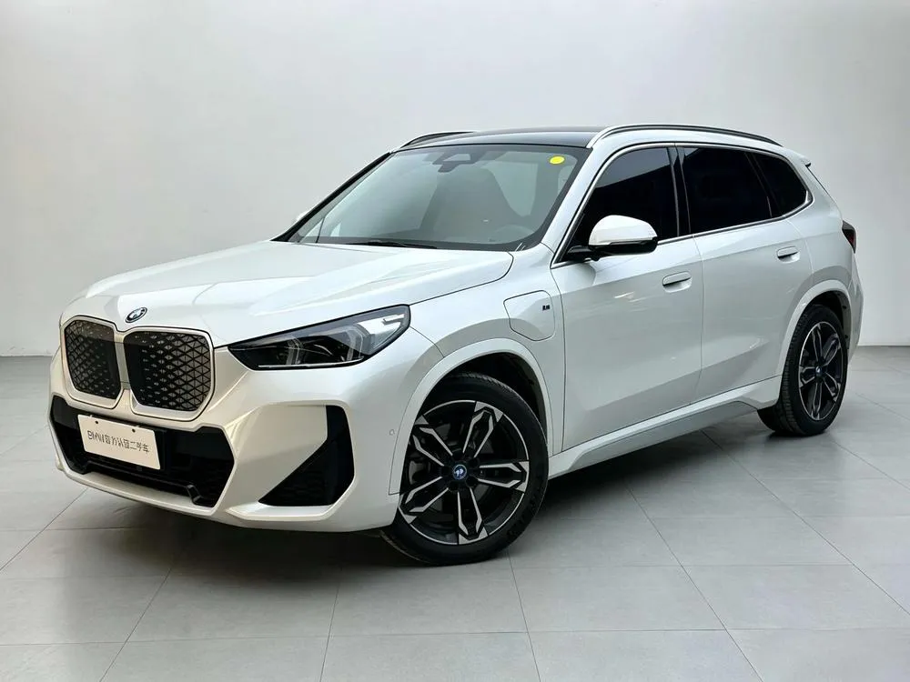 BMW iX1, 2025