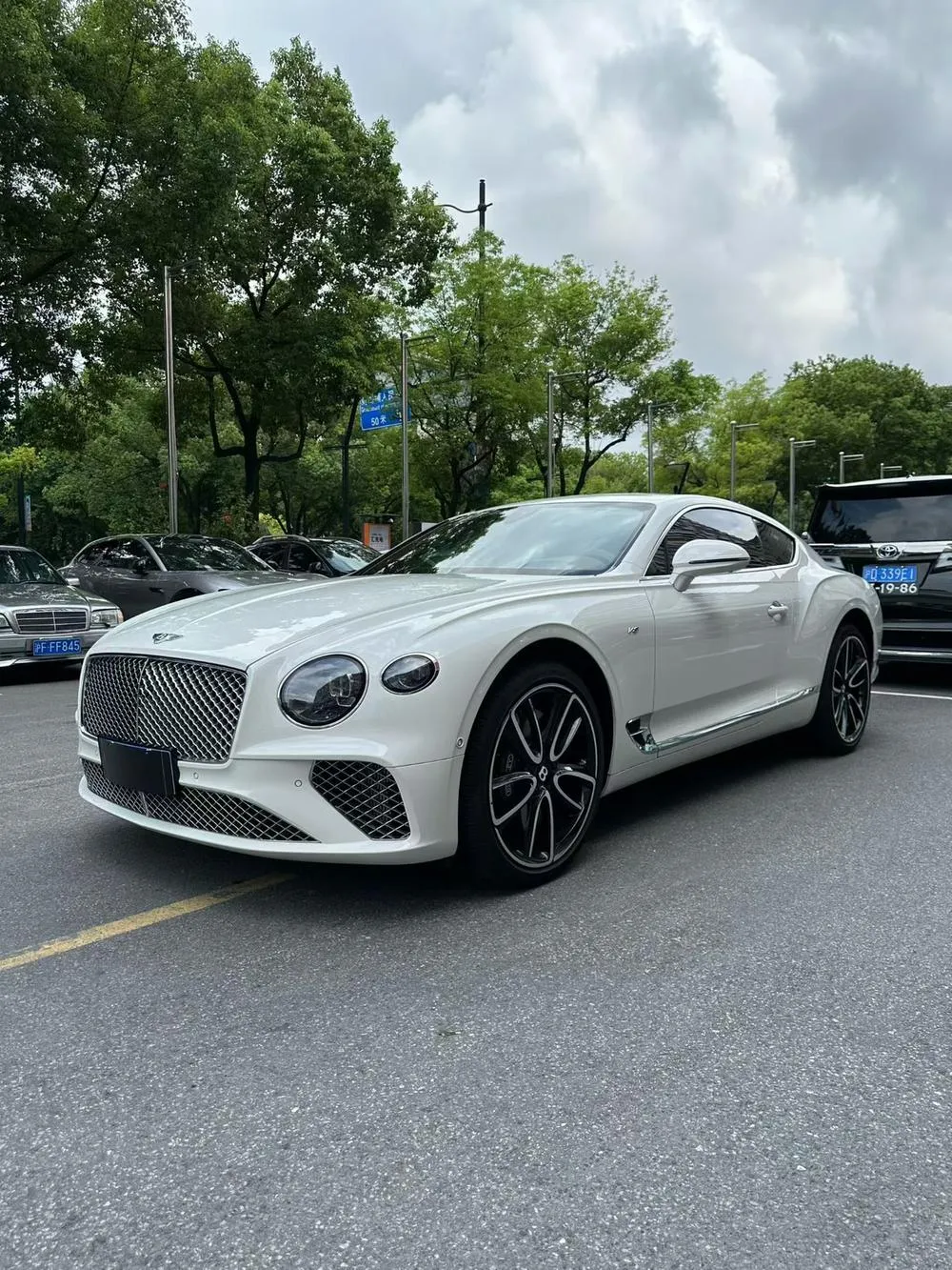 Bentley Continental, 2022