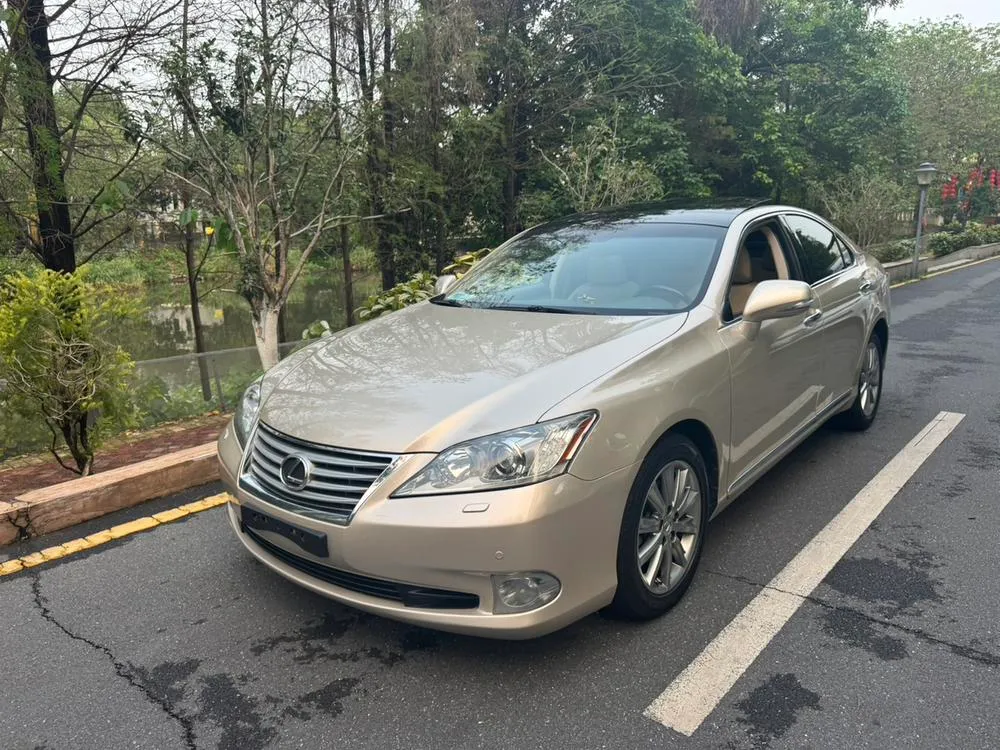 Lexus ES, 2010