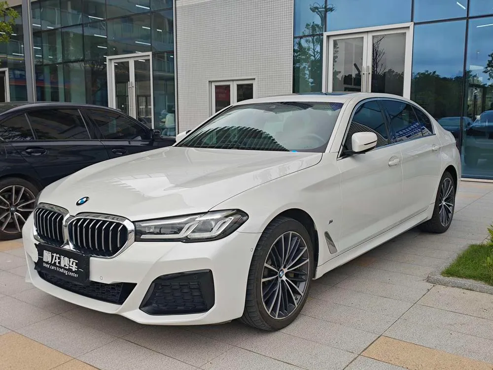 BMW 5-Series, 2023