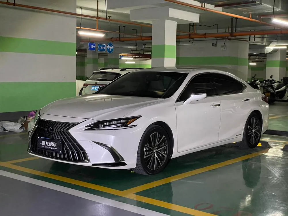 Lexus ES, 2021