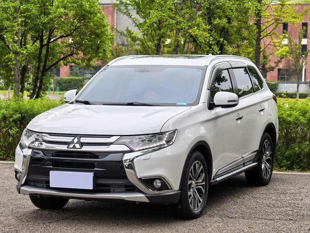 Mitsubishi Outlander, 2016