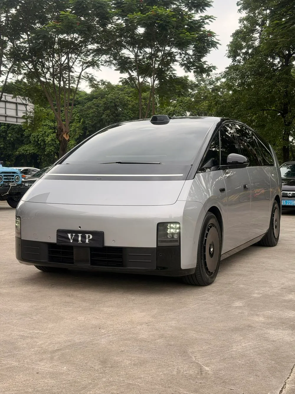 Li Auto MEGA, 2024