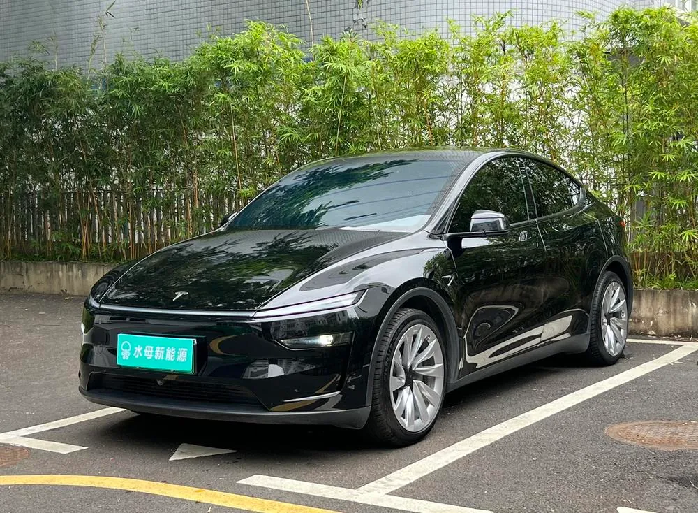 Tesla Model Y, 2026
