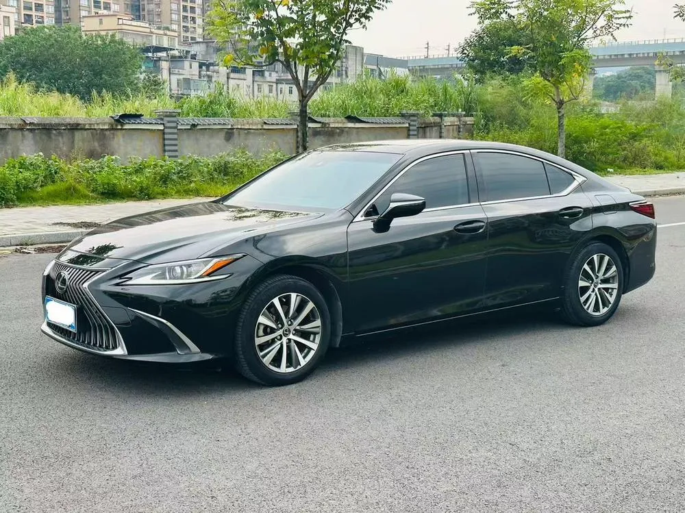 Lexus ES, 2020