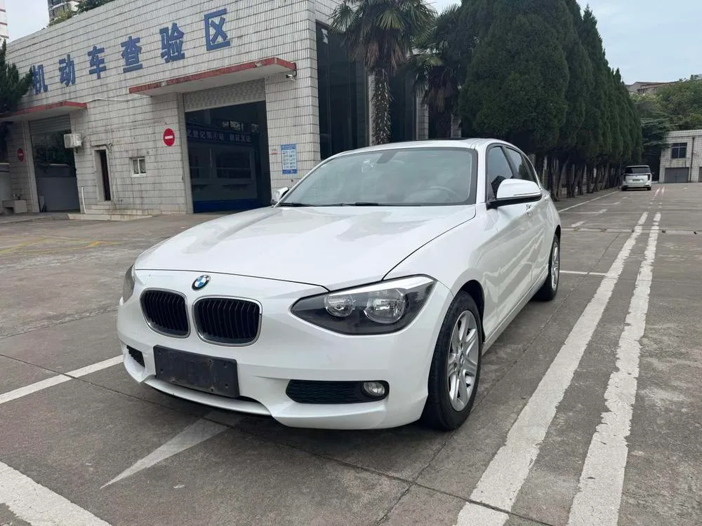 BMW 1-Series (Import) Facelift 116i Leading Version, 2013 — фото 1