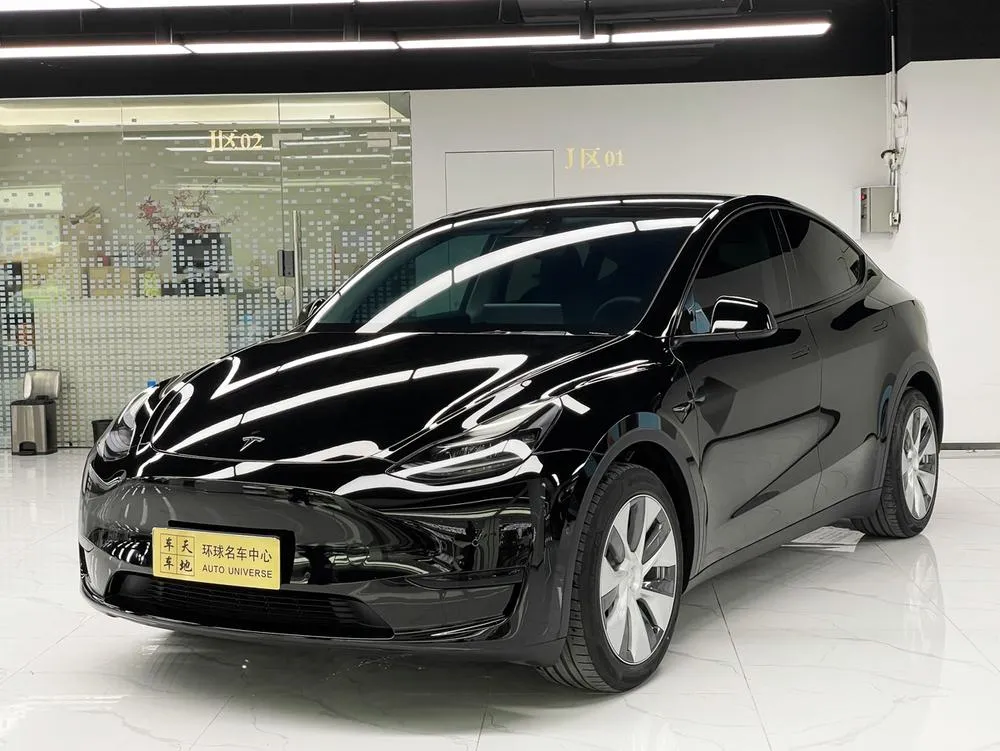 Tesla Model Y, 2022