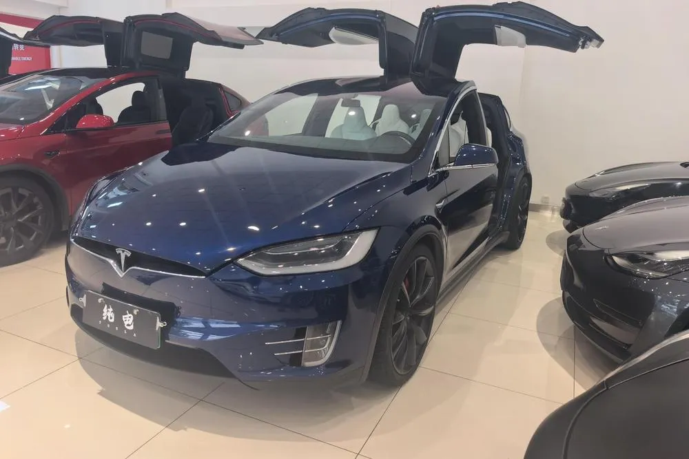 Tesla Model X, 2016