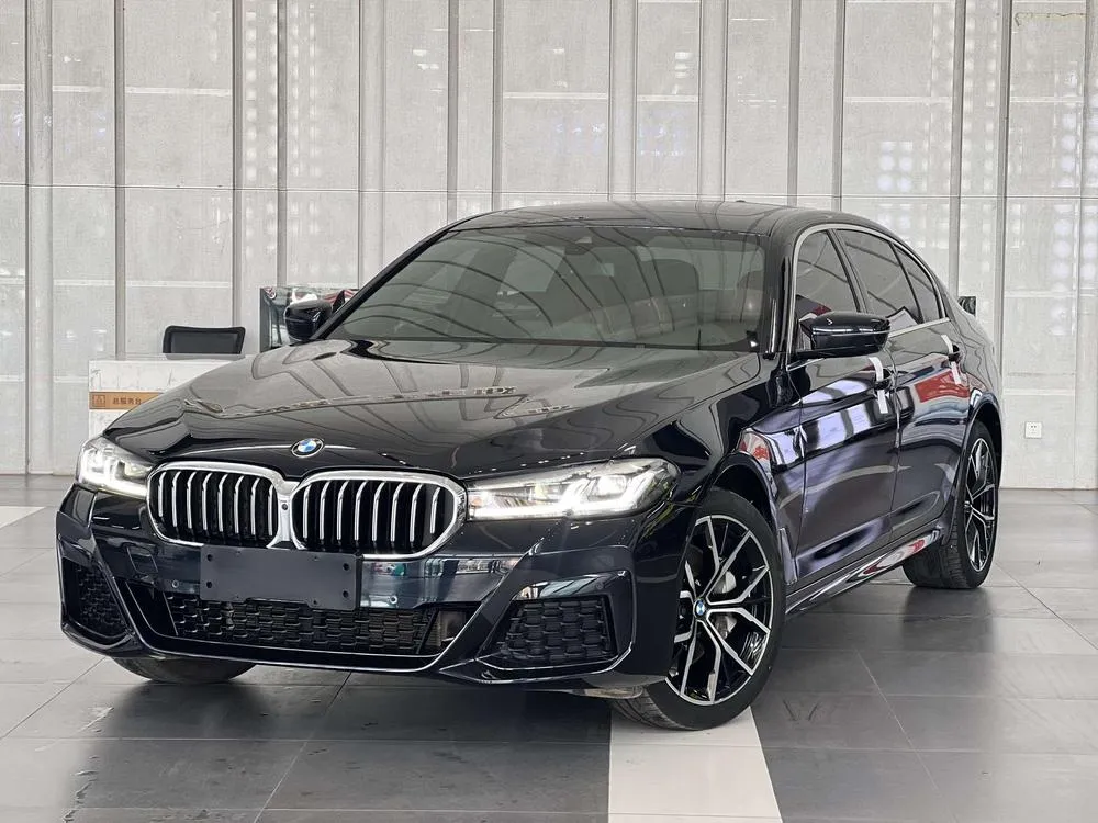 BMW 5-Series, 2022