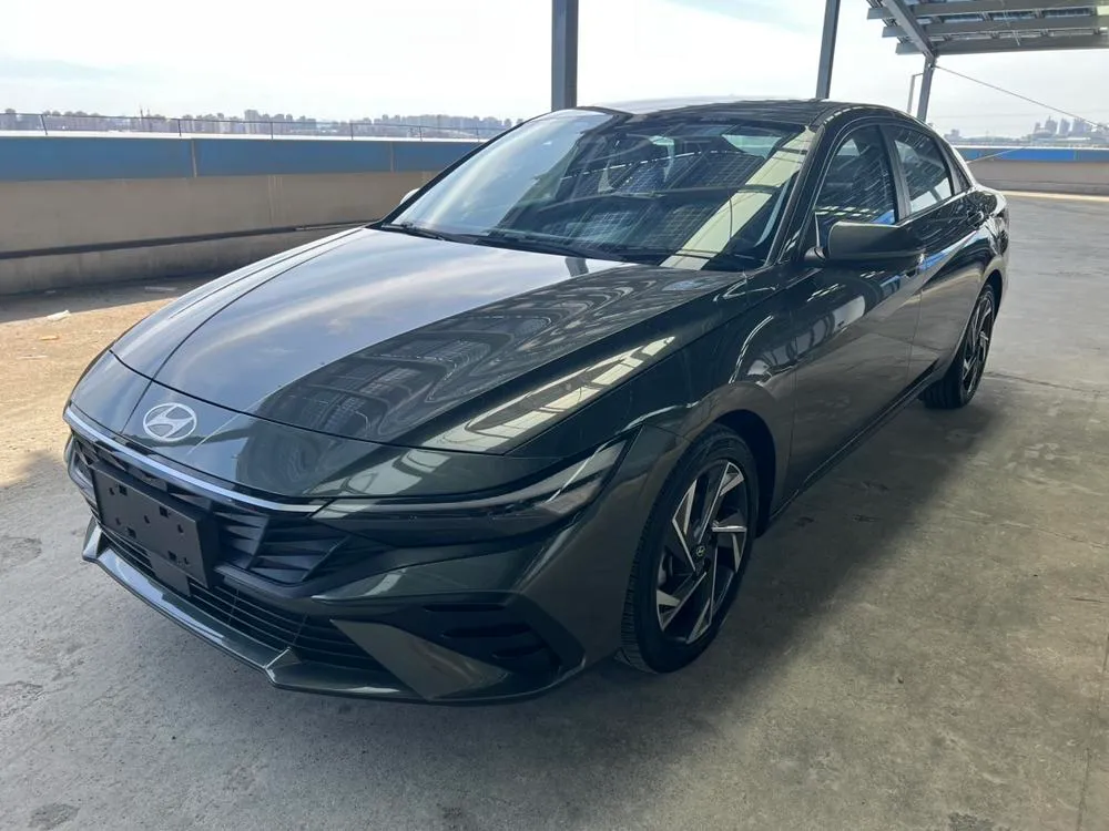 Hyundai Elantra, 2023