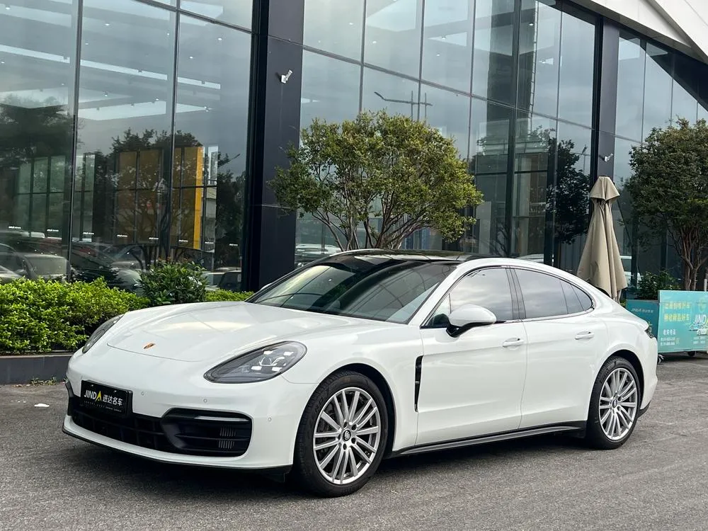 Porsche Panamera, 2023