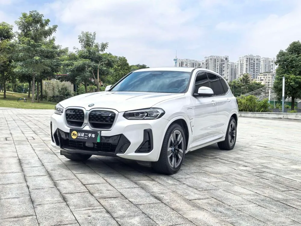 BMW iX3, 2024