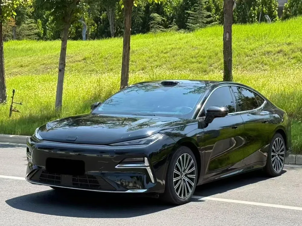 Galaxy Xingyao 8 PHEV 130km EM-P Edition, 2025 — фото 1