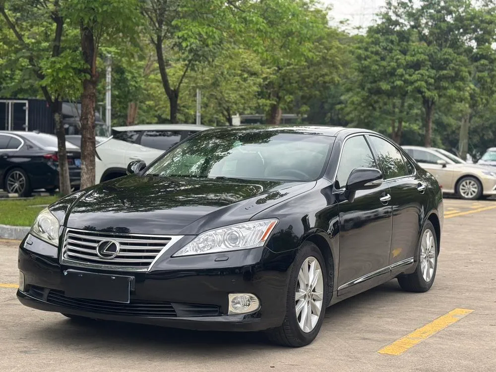 Lexus ES, 2010